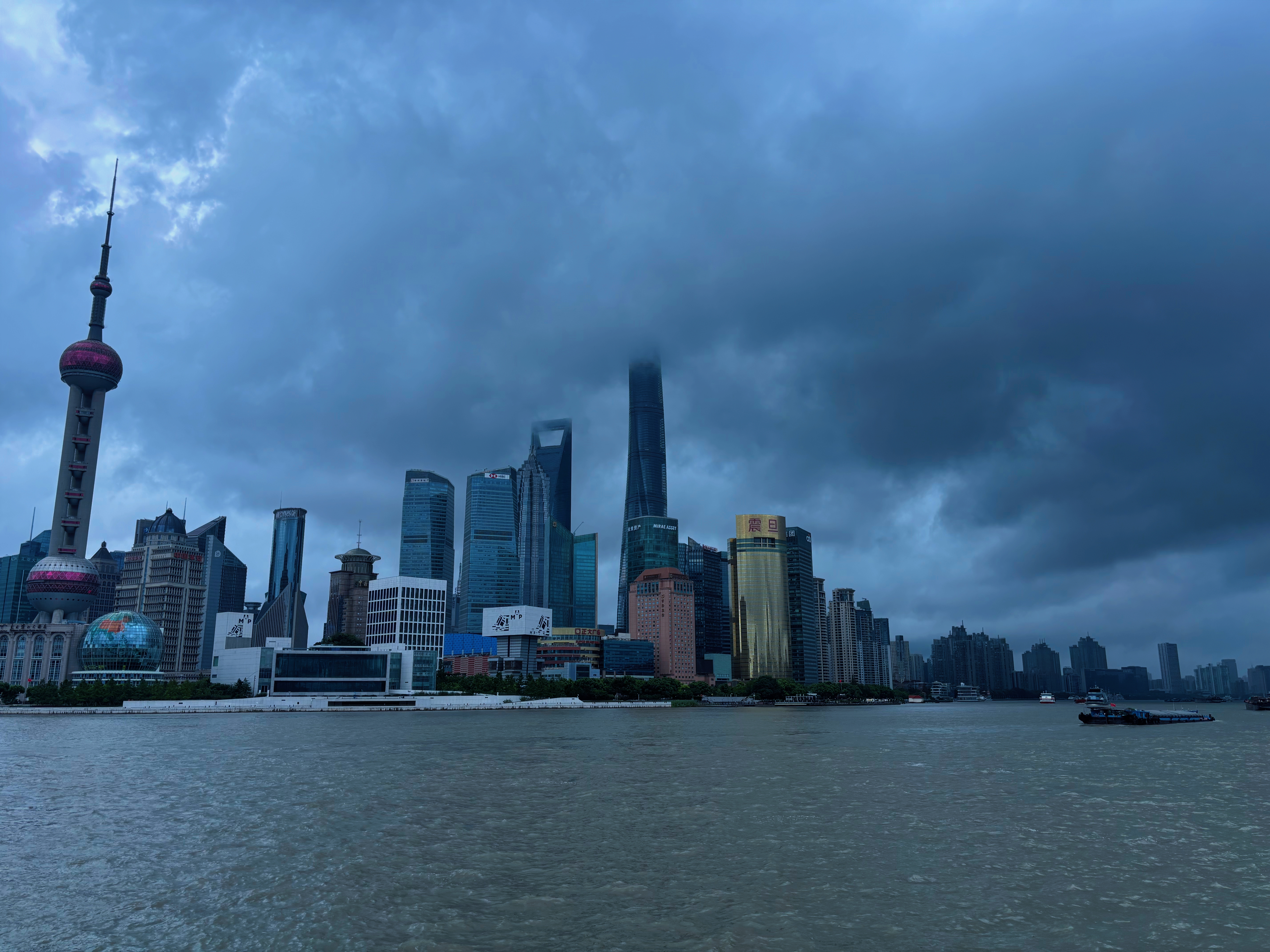 忧郁的外滩